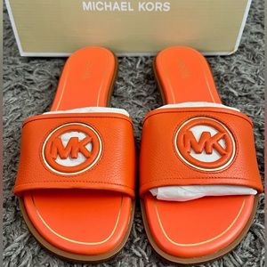 Michael Kors cut out slide (size 8) NEW